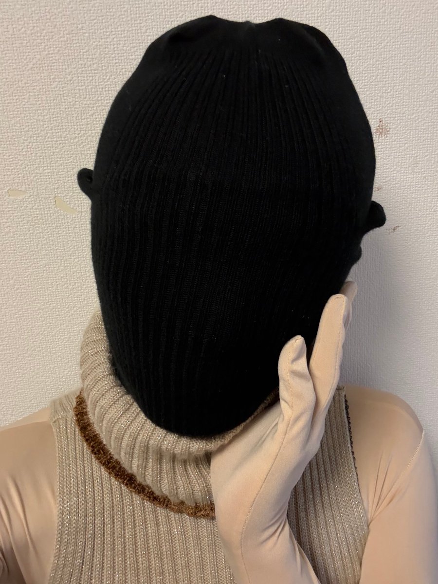 socks girl tweet media