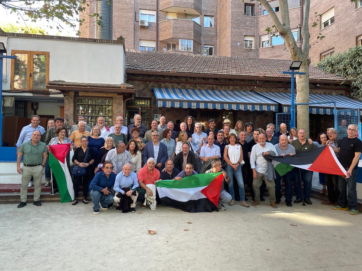 franciscomore13's tweet photo. 🔴 La unidad la hace la UJCE

📢 Jóvenes comunistas de 1960-1989, jóvenes de izquierda que hoy estamos en el PSOE, IU, PCE, PODEMOS……nos reunimos ayer a comer y recordar viejos tiempos y no será el último, seguro que habrá más…….

👉 Fue un placer!!!!! https://t.co/HyjndJ1Xh5