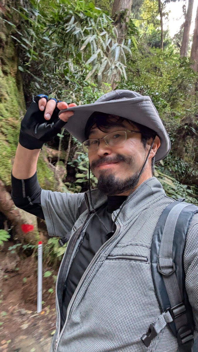 #発条ロールシアター 体感ツアーで
初めて、高尾山へ登りました‼️
下り坂、ふくらはぎと膝がきつい〜💦
これから、打ち上げ🍻

#人のいぬ山