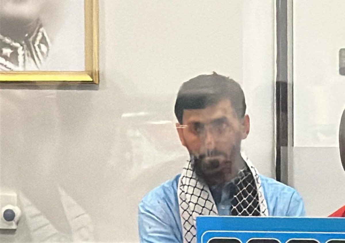 Arkadaşlar valilik açıklama yaptı; Erdem  Özveren‘in gözaltına alınması söz konusu değil. Eşinin 3 Ekim tarihinde kayıp başvurusu yapmasından dolayı VIP Terminalin de  bir form doldurulmuş o kadar ! Sonra filodaki diğer insanlarla birlikte hareket etmiş.
Olayın bu şekilde