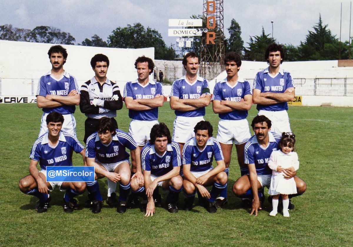 MSircolor's tweet photo. Foto del @XerezCD_OFICIAL temporada 83-84 en el viejo #EstadioDomecq, la alineación podría ser #Carlos #Javier #Pozo #Valencia #Suárez #Rivas;;#Adolfo #Calzado #Choquet #JuanAntonio y #Perdigones https://t.co/MDC9vZexLE