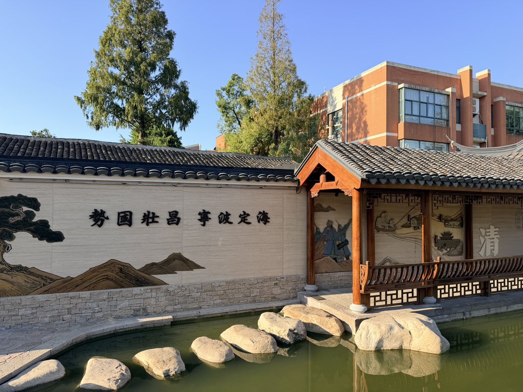 昆仑三圣何足道 tweet media