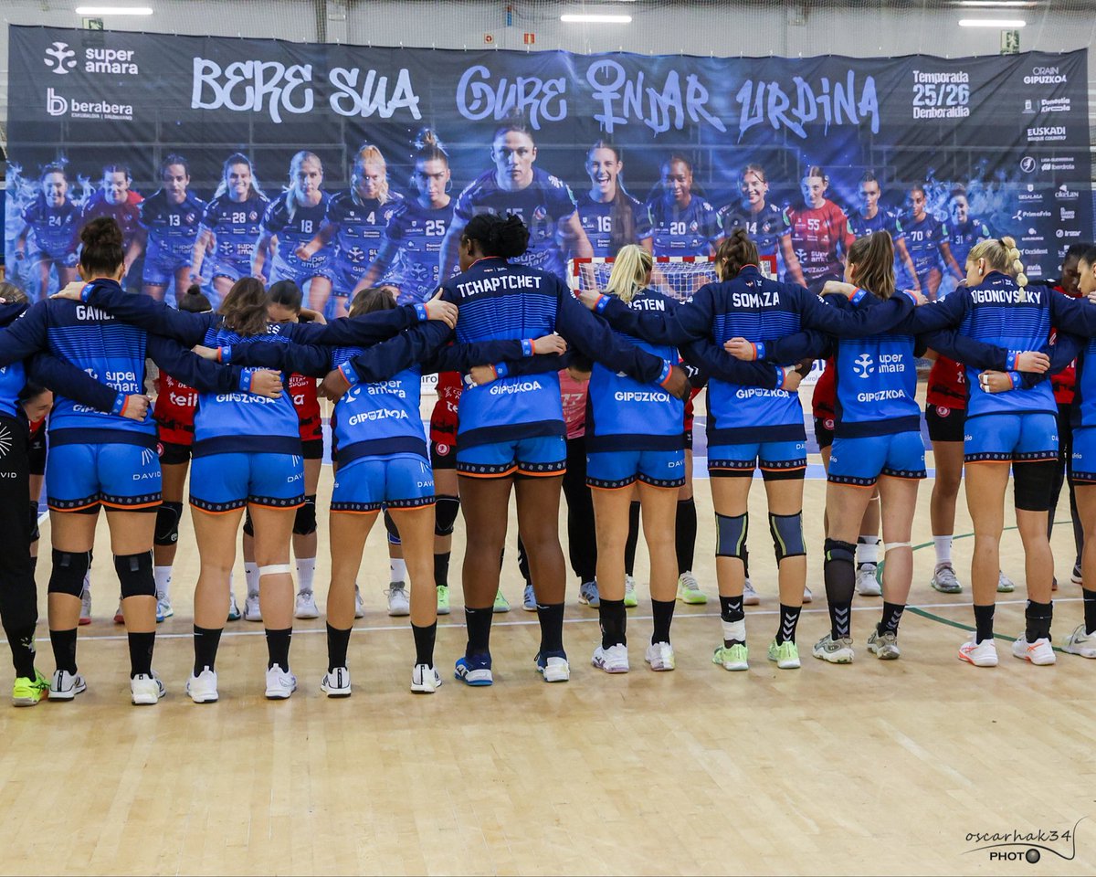 La siesta nos dio un susto <a href="/BalonmaBeraBera/">super amara Bera Bera</a> 34 <a href="/BMMorvedre/">#vamosMorvedre🖤♥️</a> 25 #balonmano #LigaGuerrerasIberdrola