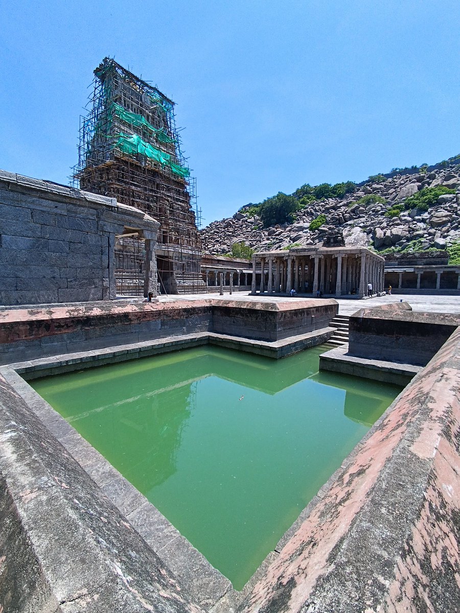 rajarajacholan's tweet photo. #gingeefort VenkataRamanar #temple🙏🙏 https://t.co/Ii5rtx9P6C