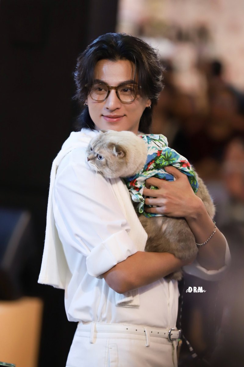 DRMIdream's tweet photo. 😸😎

Dog enjoy Pattaya Pet Fair
#FCVIFxGulfFAM
#GulfKanawut #DRMdream https://t.co/gpRENzlMyQ