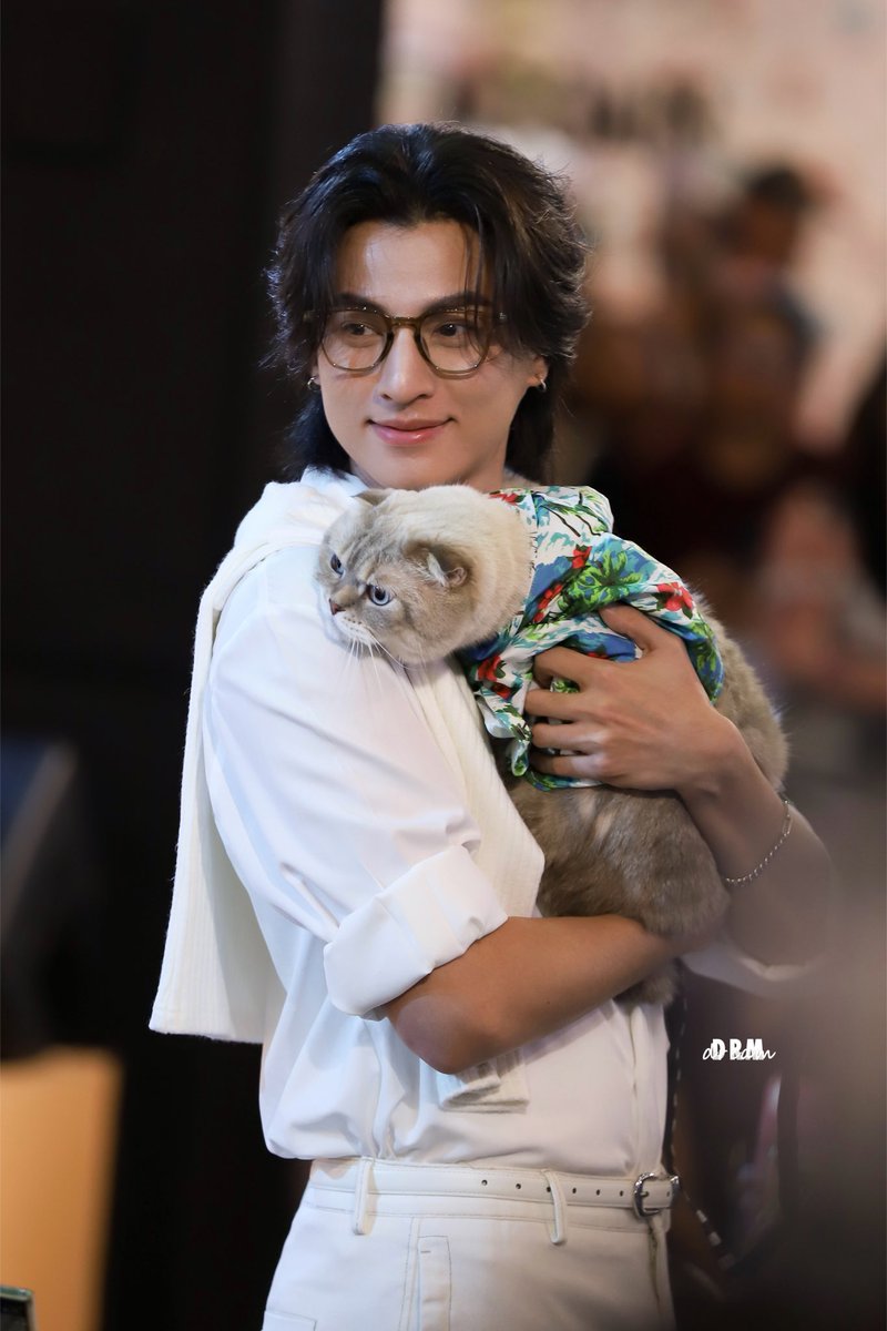 DRMIdream's tweet photo. 😸😎

Dog enjoy Pattaya Pet Fair
#FCVIFxGulfFAM
#GulfKanawut #DRMdream https://t.co/gpRENzlMyQ