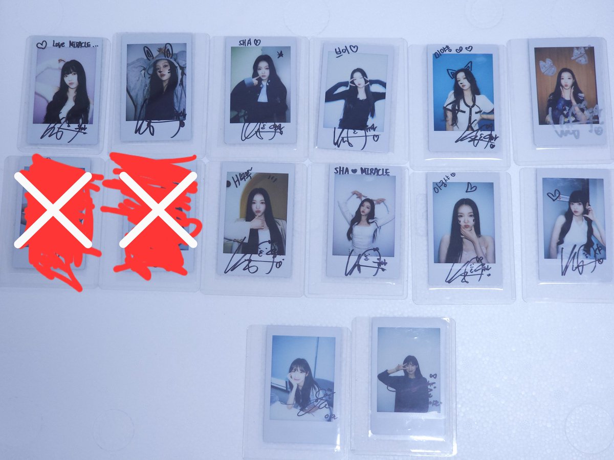 싸인폴라 싸폴 ohmygirl yooa arin
오마이걸 유아 아린 싸인 폴라로이드 각 10+재배비에 양도합니다
Sell
open.kakao.com/o/shd7RHUh