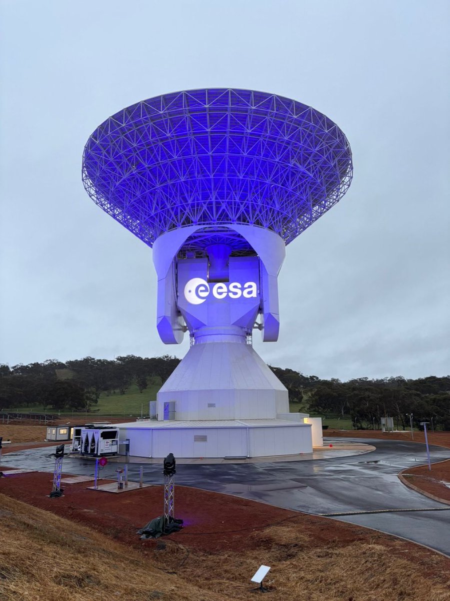 vfernandow's tweet image. Deep-space comms getting stronger! 📡👏
Congrats, @esa more bandwidth for science across the Solar System.
#Estrack #DeepSpace #SpaceComms #EnablingSpace #SERASpace