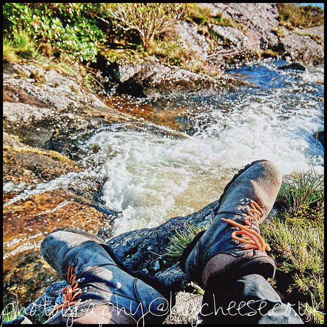 bigcheesephoto's tweet photo. 20 minute break by a mountain stream on a recent assignment in “WelshWales” - not a bad way to spend a day!

#behindthescenes
#locationphotography
#environmentalportrait
#editorialphotography https://t.co/6RBhxNP9nE