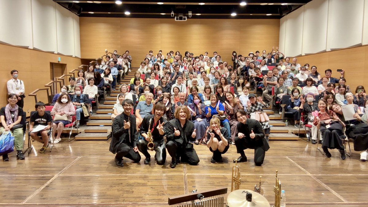 vctpmasa's tweet photo. 終演。たくさんのご来場本当にありがとうございました。
また皆様とコンサートでお会いできる日を楽しみに、これからも頑張ります^_^✨
#西方正輝チェロトランペットコンサートwithフレンズ https://t.co/2ssEmuKDqW