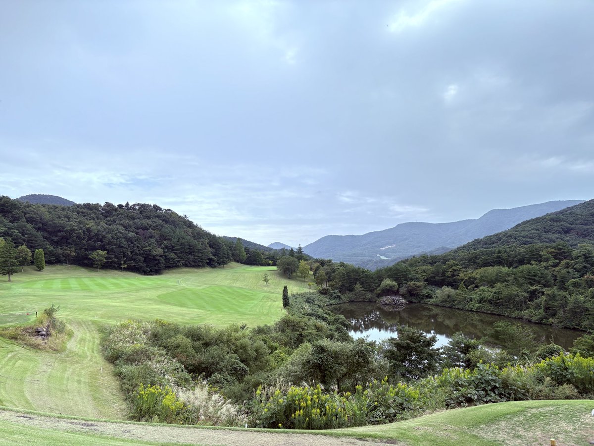 AdamayGolf's tweet photo. 今日は商工会のゴルフコンペ⛳️
でした。

#大玉カントリークラブ 
OUT 東コ��ス
IN     中コース

これから懇親会と表彰式です♪ https://t.co/hgJKQDfumK