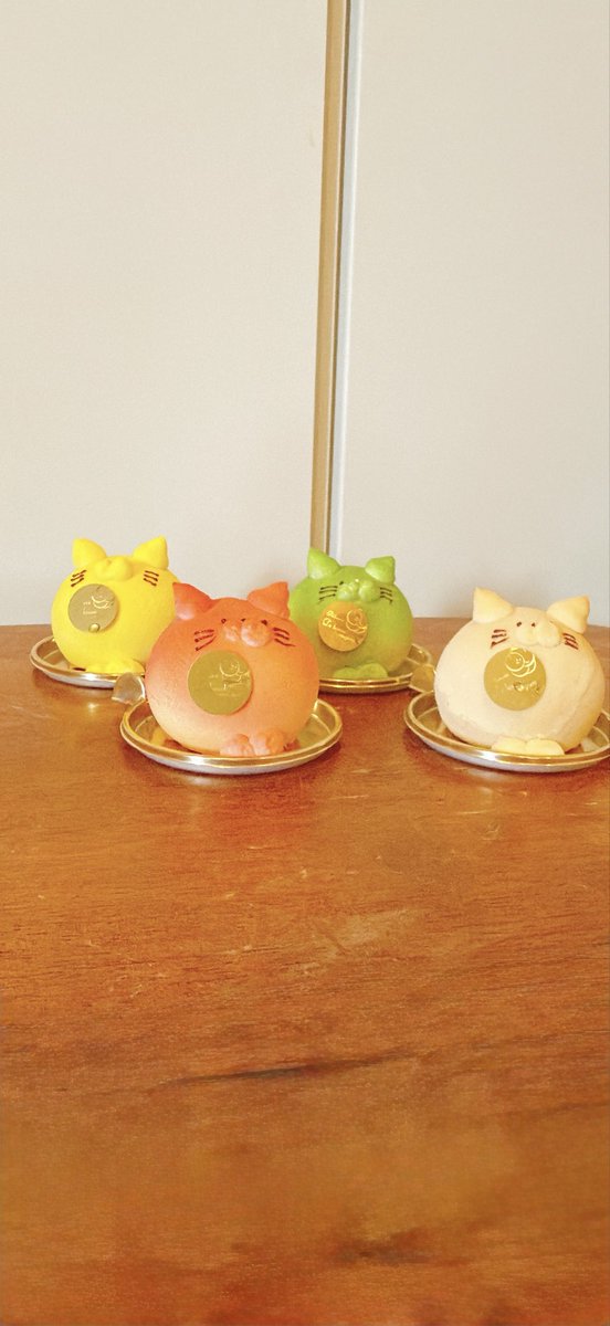 spiel14's tweet photo. 湯島にある「Patisserie De bonne augure」さん

ねこまつり限定スイーツ

◆オランジュミネット（イエロー）
◆ベリーミネット（レッド）
◆ピスターシュミネット（グリーン）
◆ブロンドショコラミネット（ブラウン）

#PatisserieDebonneaugure #パティスリードゥボンヌオーギュル
#湯島グルメ https://t.co/UIsVBsDZTc