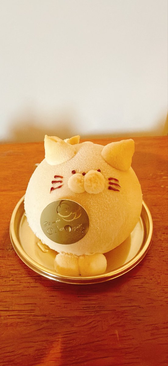 spiel14's tweet photo. 湯島にある「Patisserie De bonne augure」さん

ねこまつり限定スイーツ

◆オランジュミネット（イエロー）
◆ベリーミネット（レッド）
◆ピスターシュミネット（グリーン）
◆ブロンドショコラミネット（ブラウン）

#PatisserieDebonneaugure #パティスリードゥボンヌオーギュル
#湯島グルメ https://t.co/UIsVBsDZTc