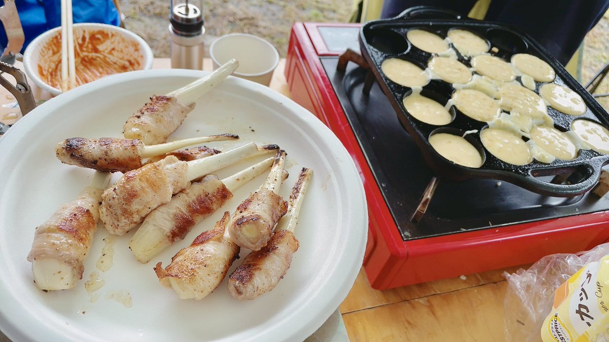 hanhan_mezzo's tweet image. 秋のパンダリーノキャンプメシごく一部
エシャロットの豚巻きとか洒落メニュー😳シメのおしるこも美味しかった😋
居場所は自治会テントの様相
雨で水が溜まってしまう対策や老朽化の雨漏りに難儀、雨さえ降らなきゃなぁ…
ウチはコテージ泊なので寝るのは楽させて貰いました
#pandarino #パンダリーノ