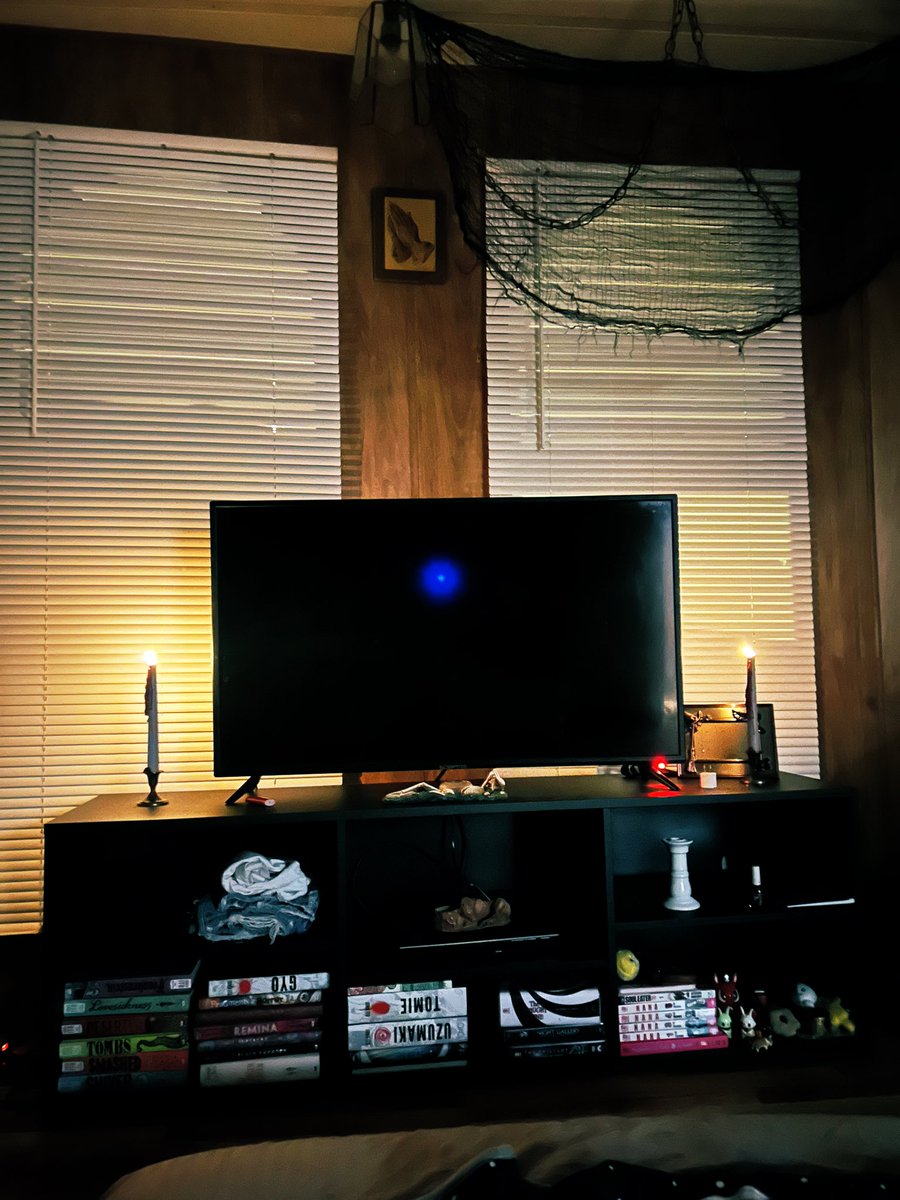 only1memory's tweet photo. Living room https://t.co/jhPOLz9ROL