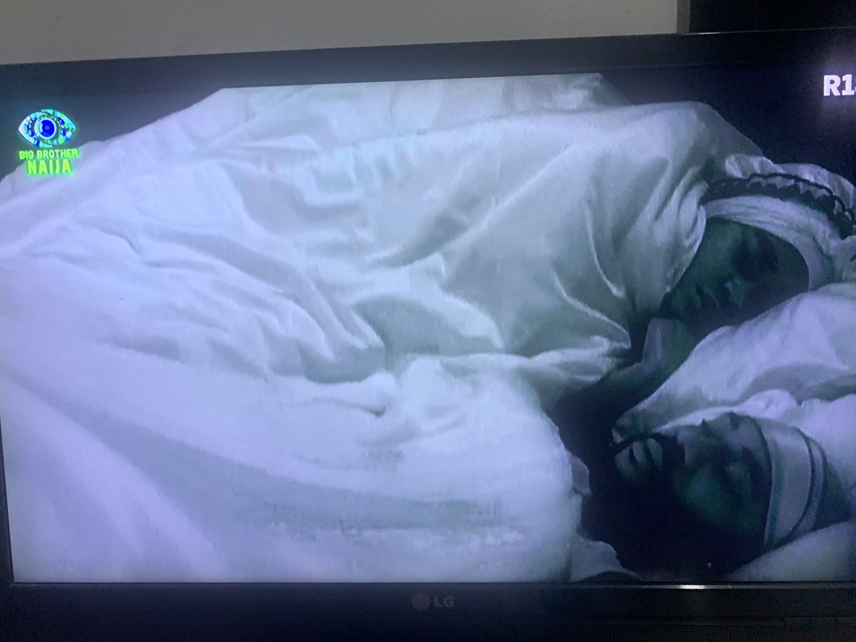 Auxybrown's tweet image. Can you spot my babies Kola et Dede #dekola sharing a bed.😊🥰 Damn it! Why did they have to wait till the last night before they gave us a sweet slumber party. I will genuinely miss them &amp;amp; the show #knight #BBNaija it’s a wrap guys. I love that their last night was peaceful. 🥹