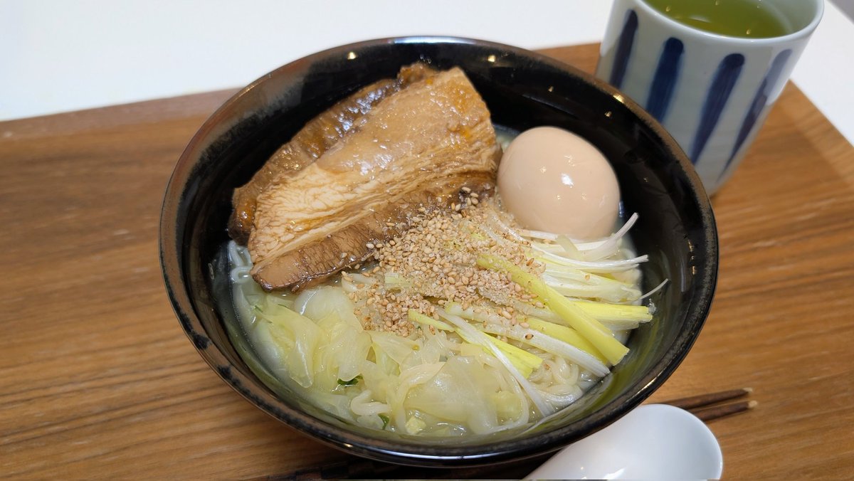 GON_DON_Channel's tweet image. リベンジ
袋麺ってさぁ、写真2枚目で十分なんじゃねーの？
さて、サムネ作らねば…

#サッポロ一番
#〆のご飯もやってみた
#美味しいけど食べ切れん
#キャンプ飯にはできそう