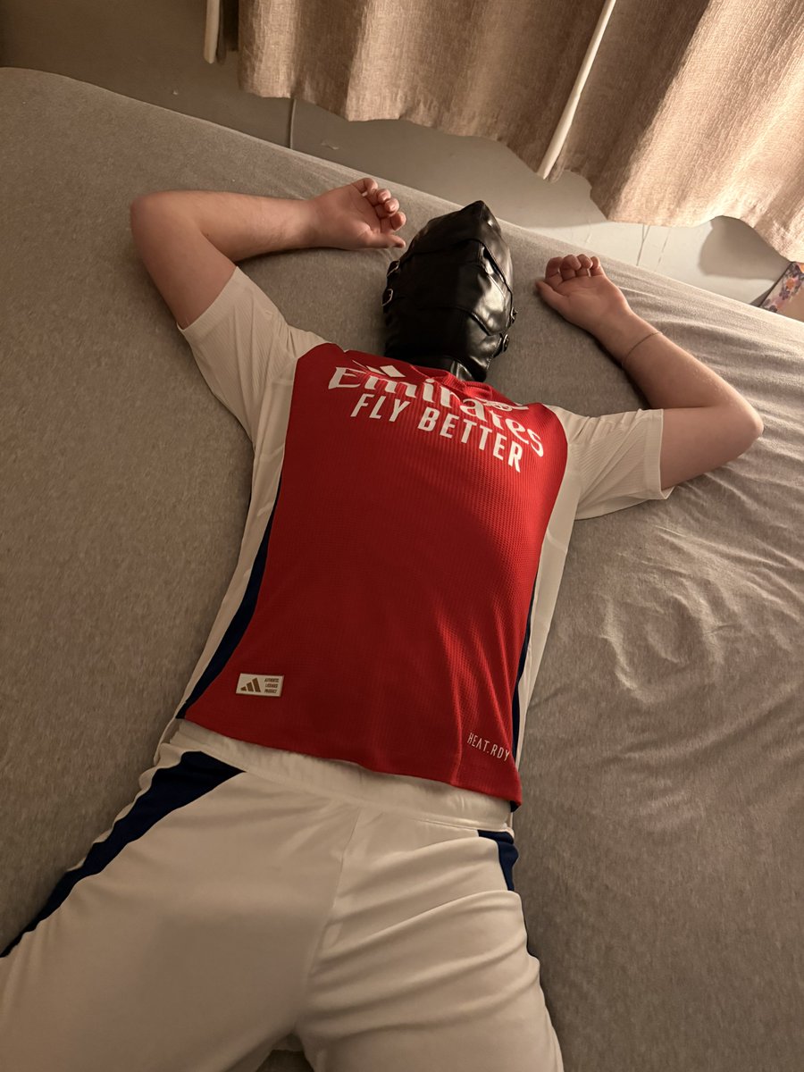 EnglishKitLad's tweet photo. Moments before a very long night…
(Ignore the print down below 😅) https://t.co/D5TSg75eFh
