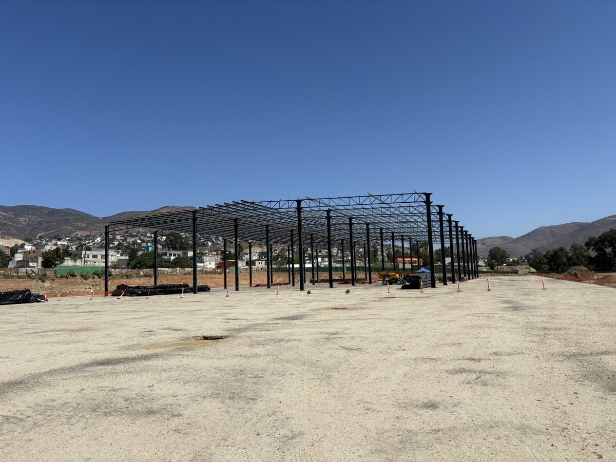 saintloyal's tweet image. Realización de pruebas con deflectómetro de impacto ligero (LWD) en la valoración de la calidad de compactación de base hidráulica para piso de interiores de una nave industrial en Alamar, Tijuana, B.C.