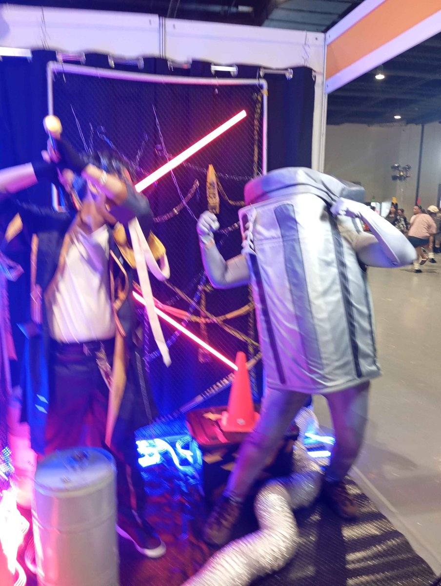 DropOutCandy's tweet image. WHY DID SOME CAELUS COSPLAY DRAG ME IN THEIR PHOTOSHOOT??!?!? HAHAHAHAH