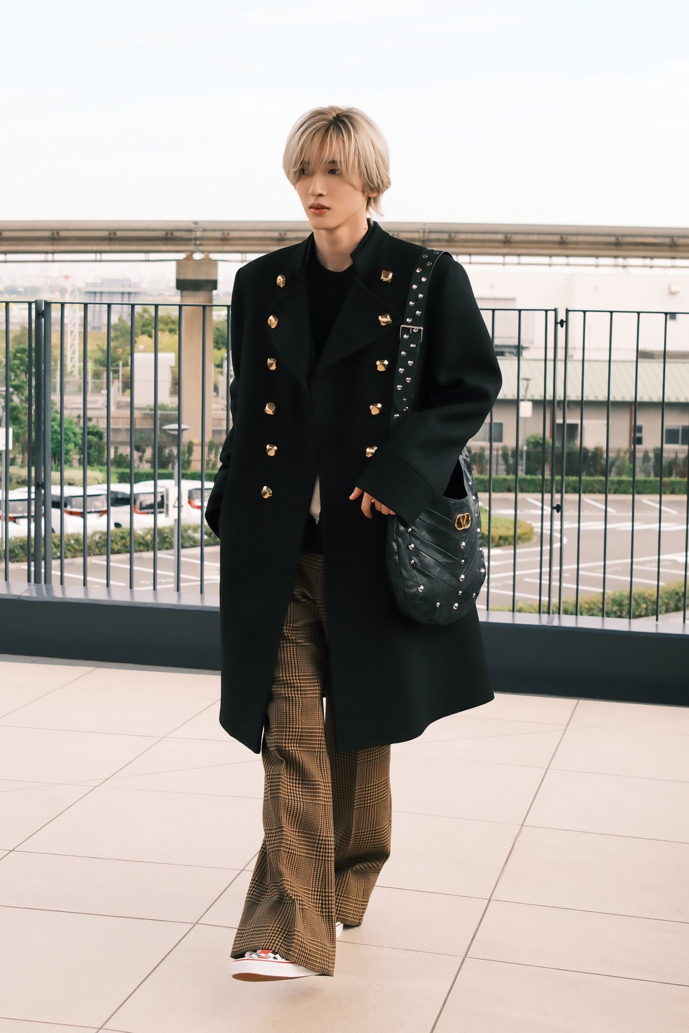 VALENTINO ガラヴァーニコート 装苑ONLINE on X: 