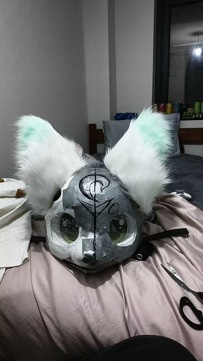 来国外没毛穿生活真的太枯燥了
店里每天都忙到晚上七八点，到家后都不想动
先搓一个崽子去外面拍点风景照吧
用的泽秋模板，设计的都是纯色，没什么花纹hh