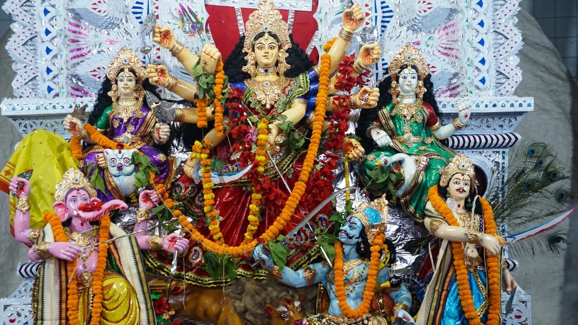 OrissaPOSTLive's tweet image. In a first, the state government has decided to provide financial assistance of over `7 crore to various Durga Puja committees across Odisha.

For the purpose of financial assistance, the committees have been categorised into three groups: ‘A’, Heritage Durga Puja Committees,…