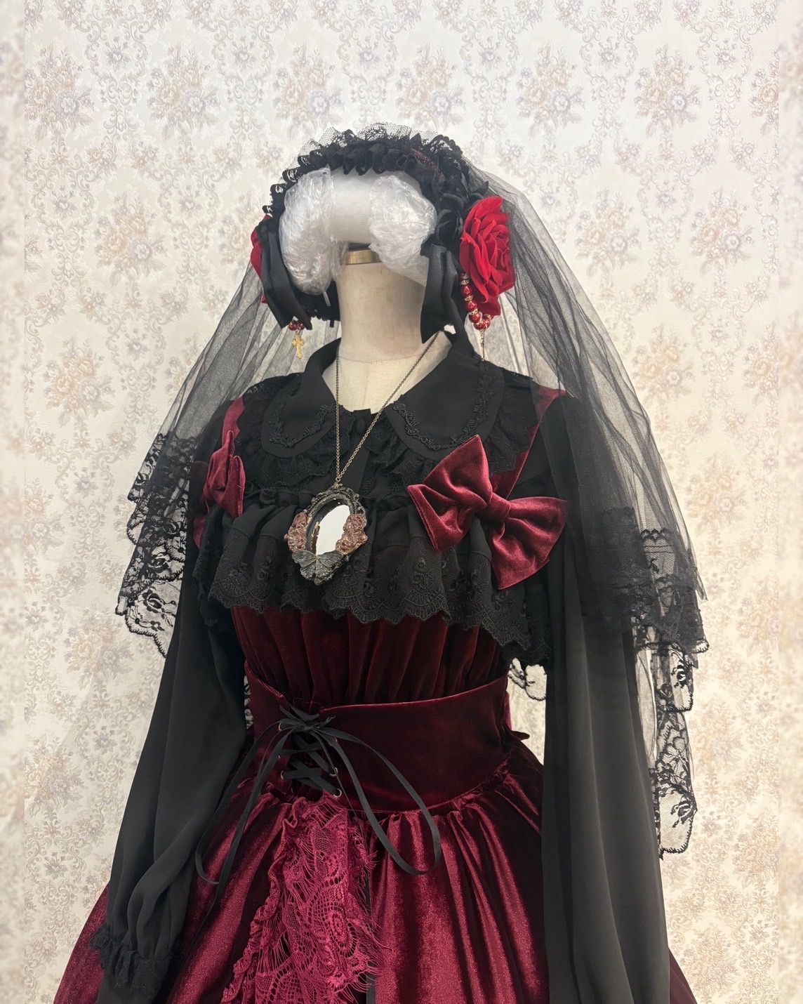 アトリエピエロ ジャンパースカート 1着持っていれば、オールシーズン着回せちゃう 優れものの