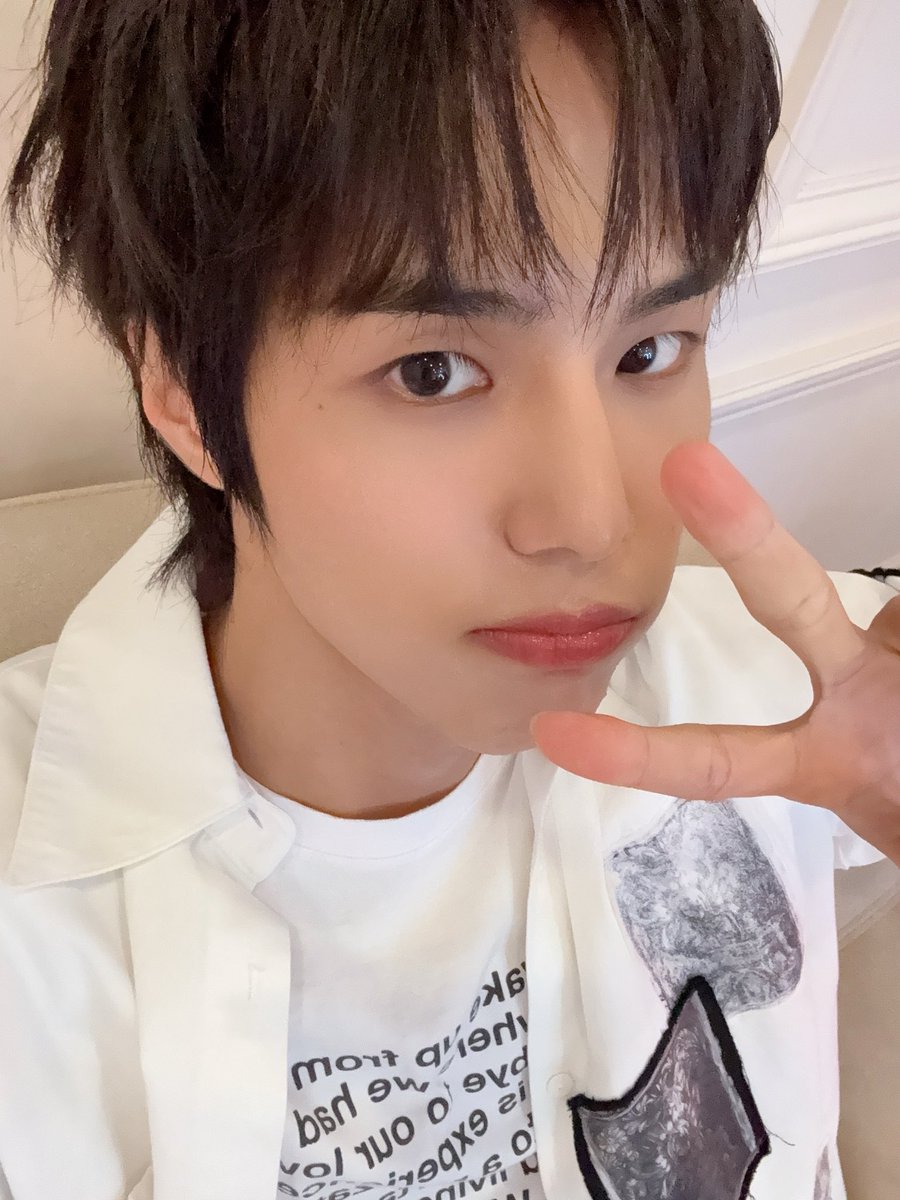 82Message's tweet photo. [#킹왕짱_사랑해]
🖤🖤

#82MAJOR #82메이저 #에이티투메이저
#황성빈 #HWANGSEONGBIN https://t.co/PCuh1pcpP5