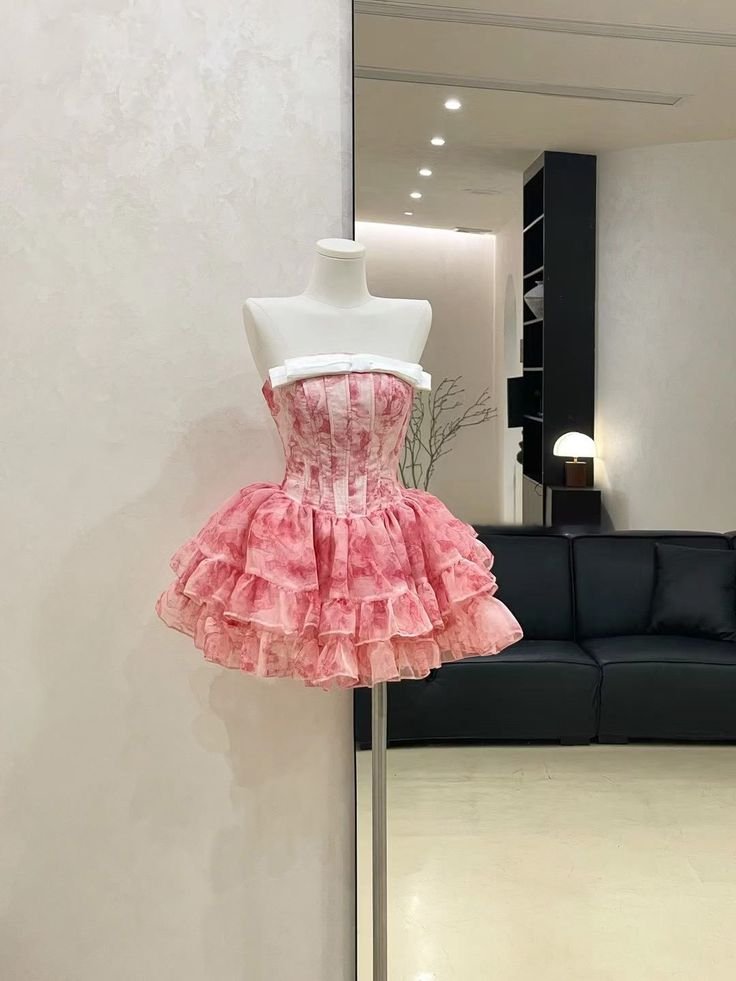 FoolishHexrt's tweet image. Handmade fashion design: the proof that hard work creates beauty. 🥰