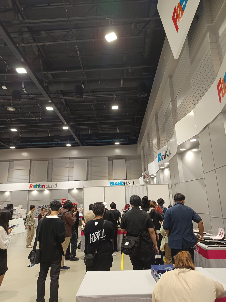 มาแล้วเย้ๆๆๆ
<a href="/ra1ny_vz/">RA1NY 🌧️ ⌜VZ⌟</a> #VirtualZeven #AnimeEventThailand
