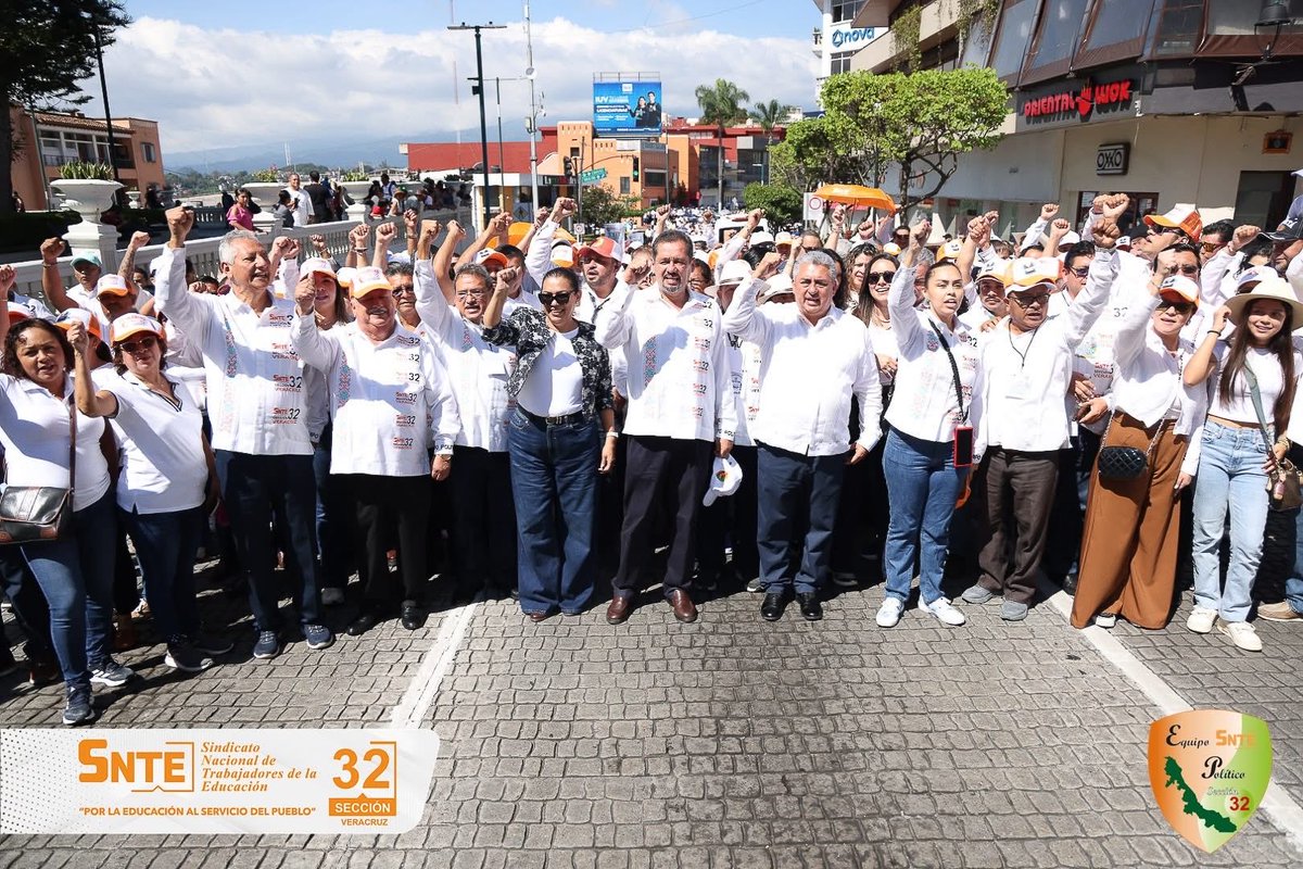 Equipo_Politico's tweet photo. Nuestra gratitud a todas y todos los compañeros que hoy atendieron el llamado de su organización. Su presencia reafirma que el magisterio veracruzano está de pie, unido y decidido a defender su dignidad laboral.

#SNTE32 #EquipoPolítico #LegadoDeUnidad https://t.co/Go7kxXJMOr