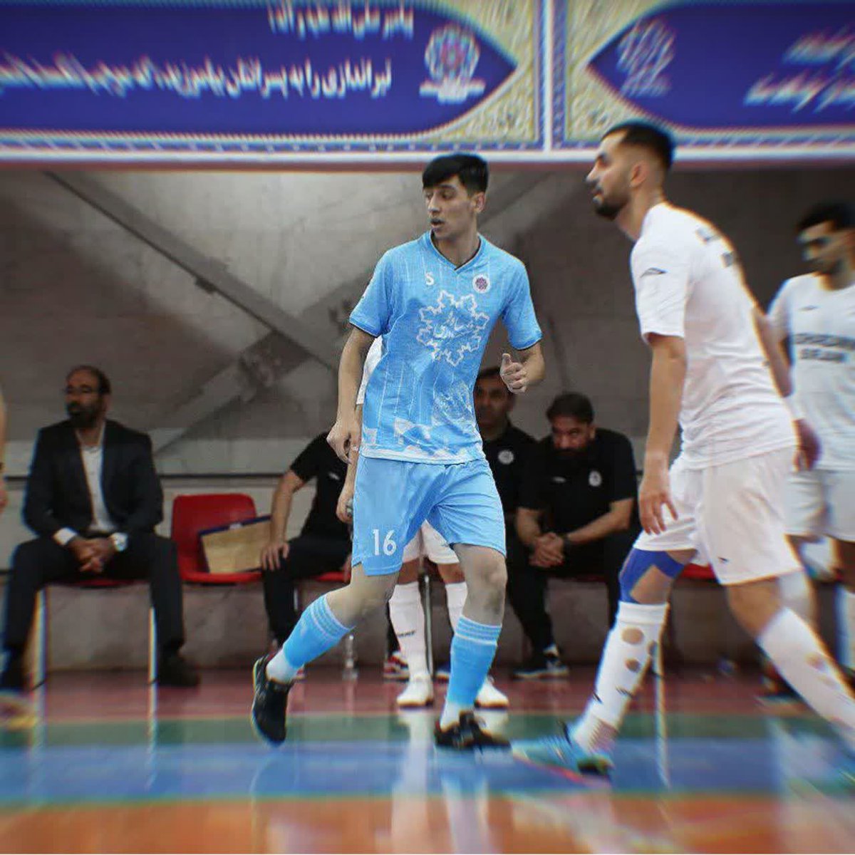narkhabarsaveh's tweet image. وقتی شکست هم پیام امید داشت... 🌱⚽️
در بازی با گهرزمین، محمدمهدی سیفی ۱۸ ساله از آکادمی شهرداری ساوه درخشید و آیندهدار بودنش را نشان داد.
#فوتسال #شهرداری_ساوه