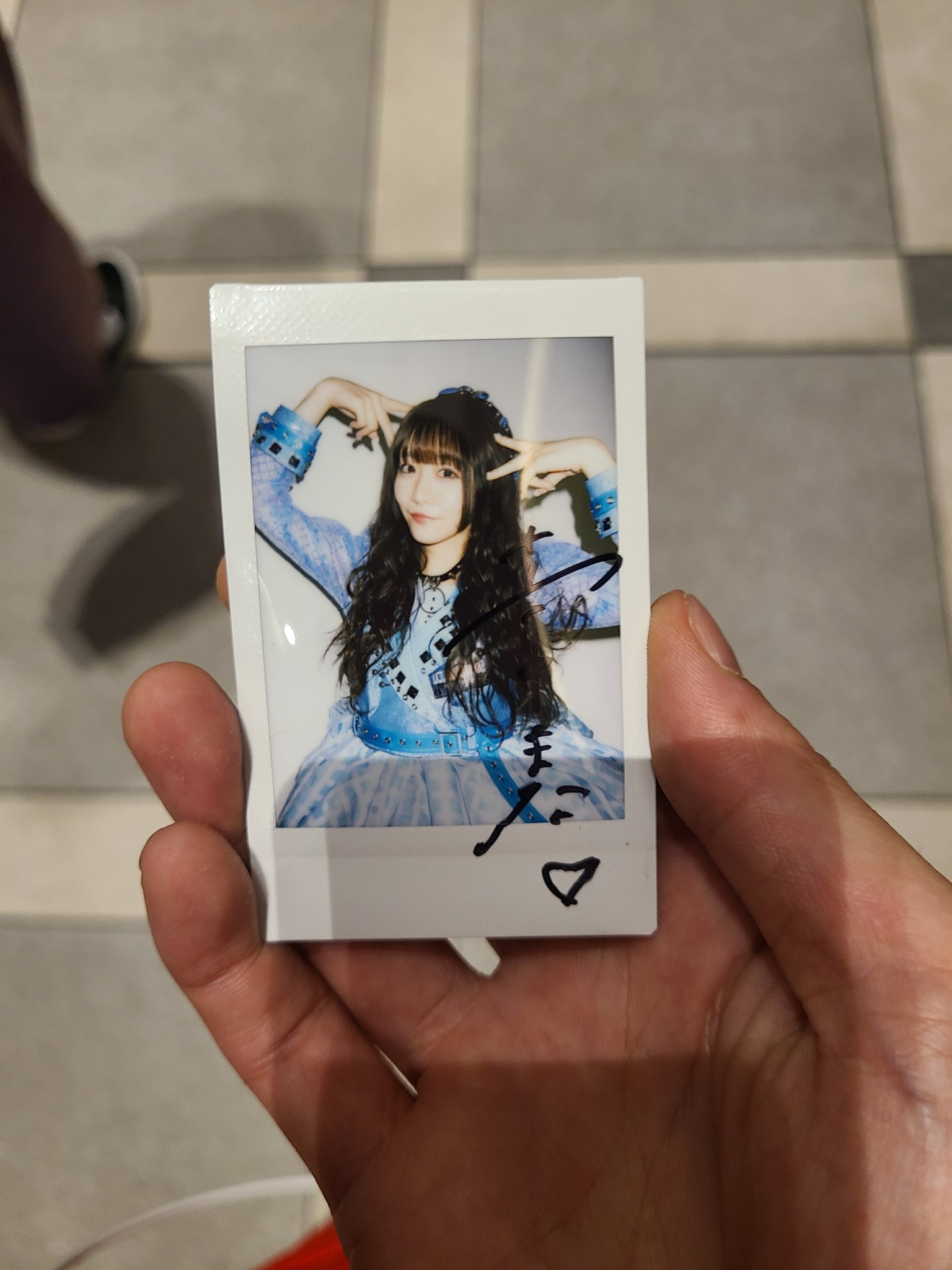 【ダイタク】サイン入りチェキ Amazon.co.jp: CUTIESTREET 板倉可奈 サイン入りチェキ オン特