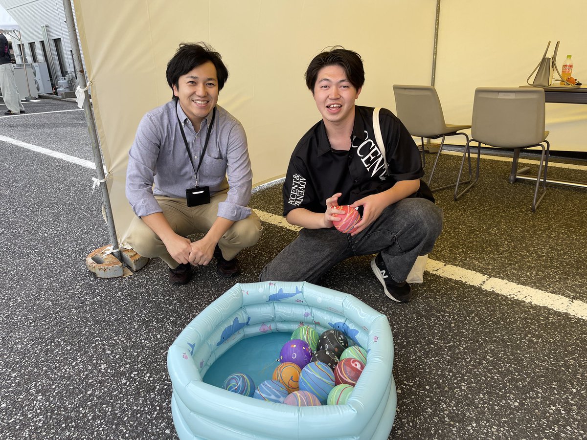 iryososei_PR's tweet photo. 模擬店担当の学生&amp;先生も頑張ってます😀

#医療創生大学
#学園祭 https://t.co/qPofyCwt8V