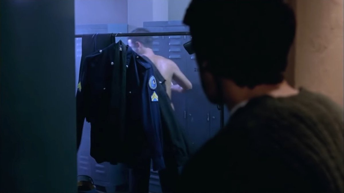 tloffaust's tweet photo. La volví a ver y sigue siendo una obra maestra en lo humorístico, lo simbólico, lo político y hasta en sus aspectos de thriller/acción. Hay que tener muchos huevos para decidir filmar esta película, y hay que tener la maestría de Szifron para que te salga así de bien. https://t.co/QajQF7GHKU