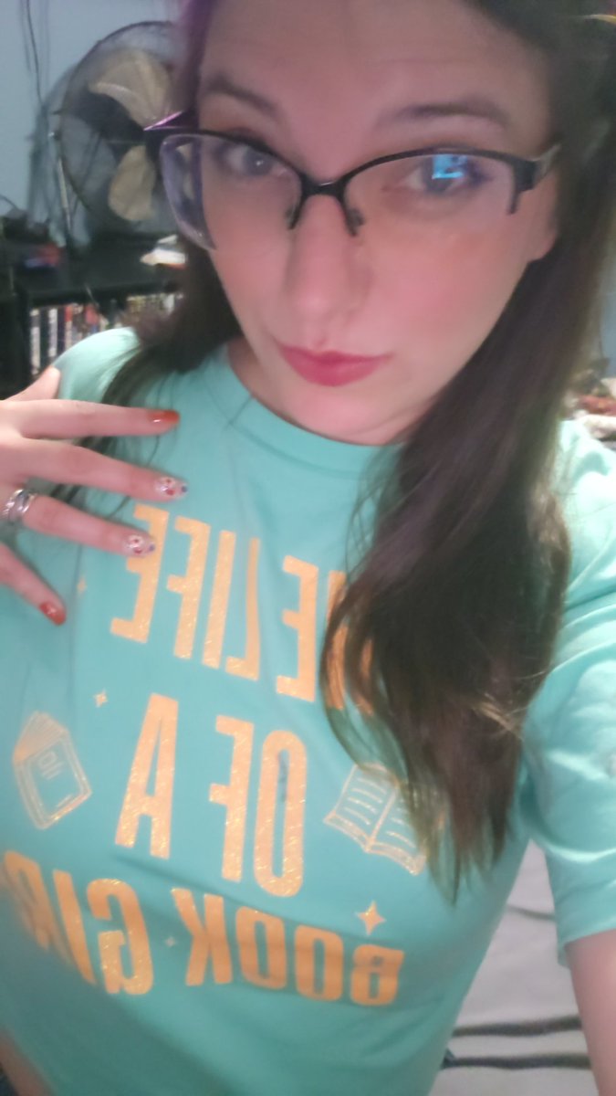 Meggs32196's tweet photo. Peep the awesome shirt my best friend made for me and the nails courtesy of Amazon 🧡❤️‍🔥  @taylornation13 #TS12 #thelifeofashowgril #bookgirl https://t.co/GPLAlyBDkw