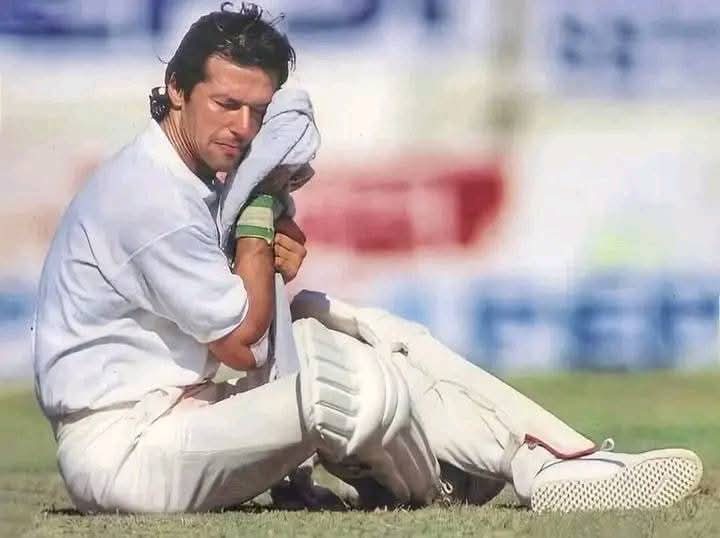 Musaibiqbal04's tweet image. One of the Greatest all-rounders of all time turns 73 today.
#ImranKhan