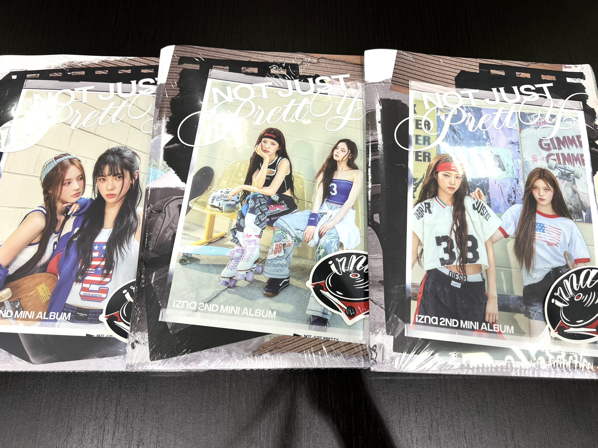 izna - 2ND MINI ALBUM [ NOT JUST PRETTY ] (PHOTOBOOK Ver.) 韓国盤