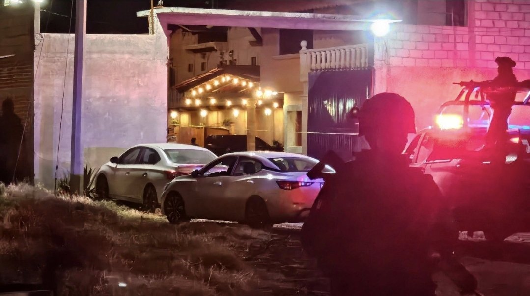 llanerititito's tweet image. 🔴 Un ejecutado y al menos 3 lesionados en salón de fiestas en la comunidad de La Luz
EN SALAMANCA
#Guanajuato #ULTIMAHORA