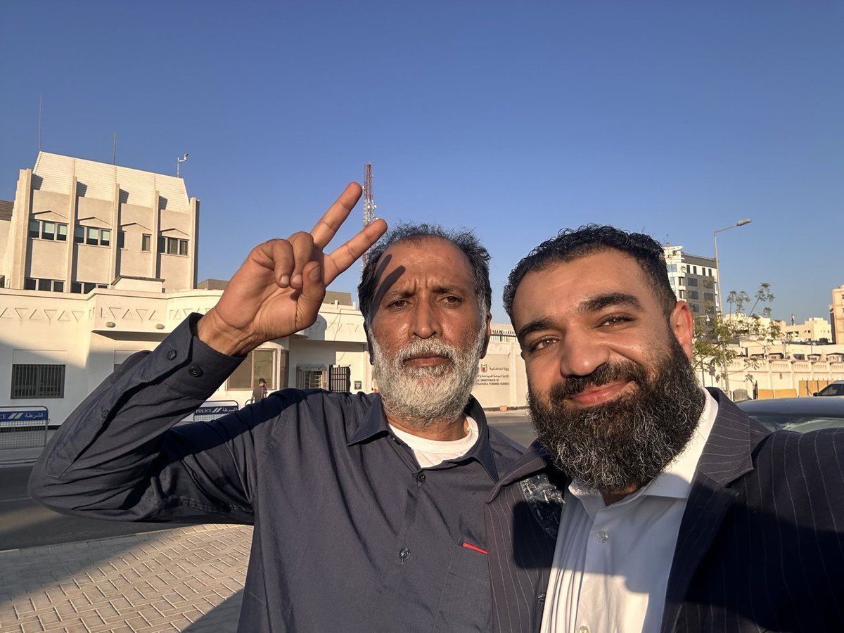 bsaz_bh's tweet photo. سامي عبدالعزيز رئيس جمعية مقاومة التطبيع حراً في ارض الوطن بعد تحريره من أيدي الصهاينة عقب مشاركته في أسطول الصمود العالمي لكسر الحصار عن غزة https://t.co/bHAiF5iQ82