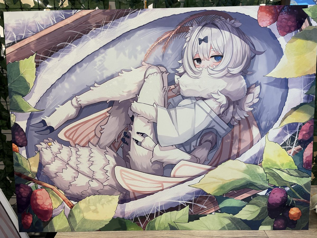「プランさんの個展にお邪魔いたしました 角度を変えると見え方変わるこのギミックすご」|夢如むきのイラスト