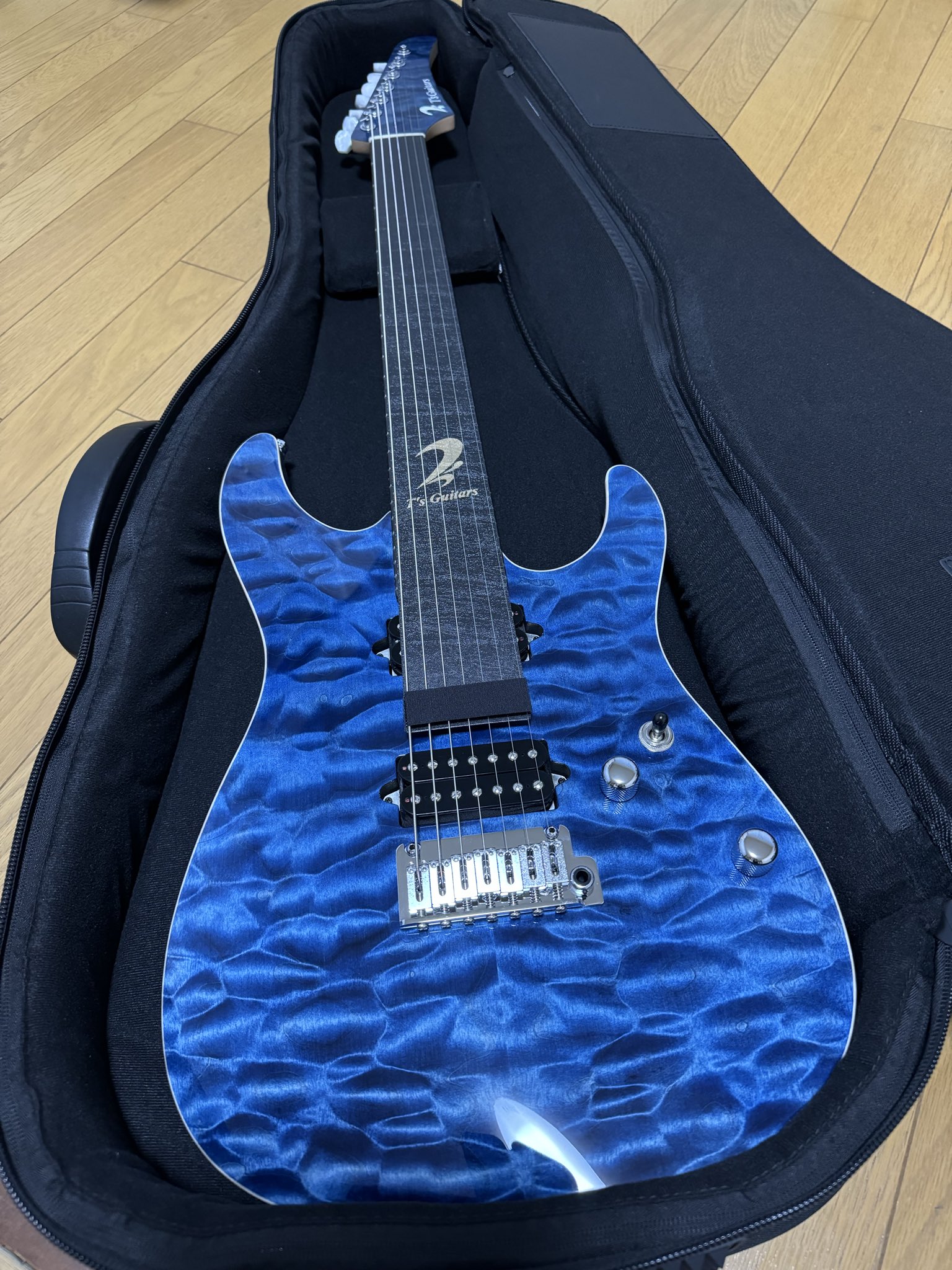 うさぎ兄さん (@momozou100tm) / X