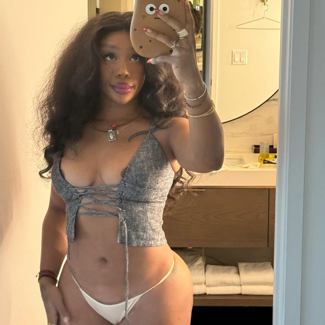 szabrs's tweet photo. GOSTOSA! SZA via Instagram provocando as feias 🤌❤️‍🔥 https://t.co/Oj6GHmJ7nT