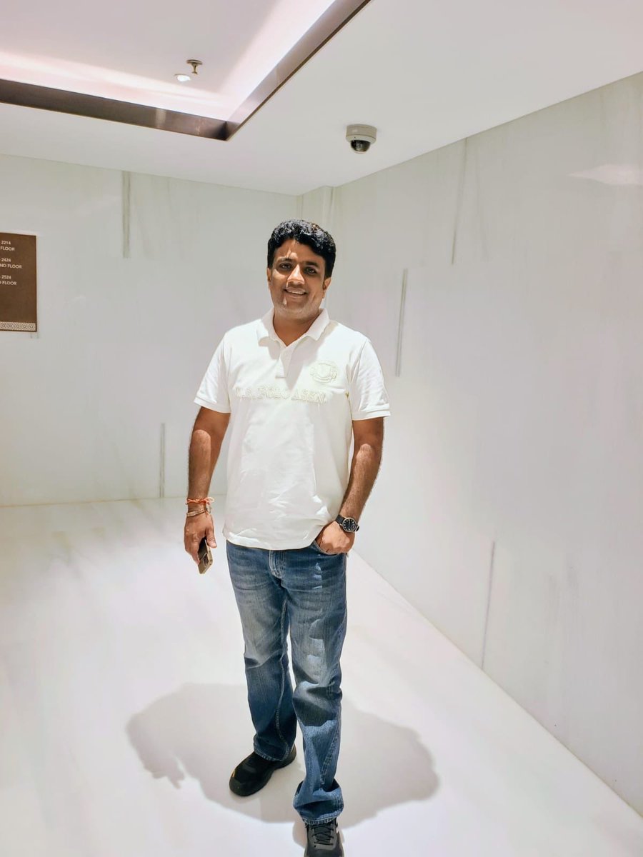 sibbugujjar's tweet photo. ✍️सफ़र बहुत लम्बा होगा, 
सुन्दर से पहले तुम समझदार चुनना! https://t.co/bngPmOouzQ