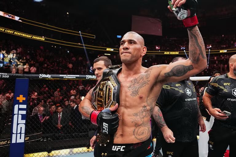 BenTheBaneDavis's tweet photo. ALEX PEREIRA JUST DOG WALKED ANKALAEV #UFC320 https://t.co/WDPFj9J4Av