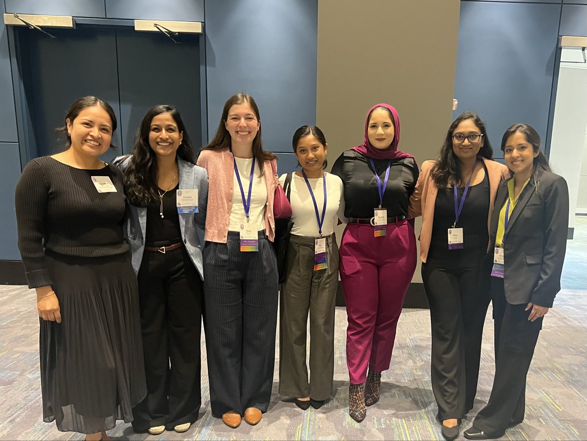 OviyaGiri's tweet image. Had a great time volunteering at the @WomenSurgeons @SocietyofBAS High School Outreach Program!!😊

#ACSCC2025 #AWS2025