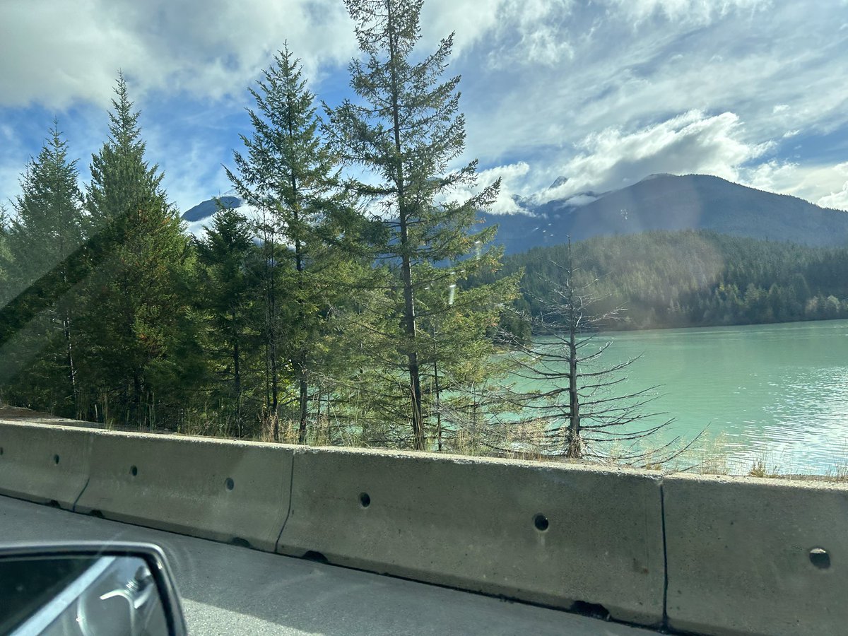eastsidedads's tweet photo. took one of the #newdrivers up to #whistler for driving practice. weekend mornings are perfect for learning about highways. https://t.co/JOpHJFJOpH
