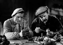 merlinpapin3's tweet photo. .@FredOL69007 .@tbarnaud Voici mon TOP12 des films du Réalisateur #JacquesBecker
8 – Goupi Mains Rouges de Jacques Becker (1943) avec Robert le Vigan Blanchette Brunoy Georges Rollin Maurice Schutz Germaine Kerjean Fernand Ledoux
Les Goupi sont une famille charentaise de paysans rusés autant que bornés. Goupi Mes sous fait revenir de Paris son fils qu'il n'a pas vu depuis vingt ans et qu'il croit grand directeur commercial. Il a le projet de le marier à sa jolie cousine, Goupi Muguet. Mais, le soir de son arrivée, Goupi l'Empereur, 106 ans, a une attaque qui le fait croire mort.