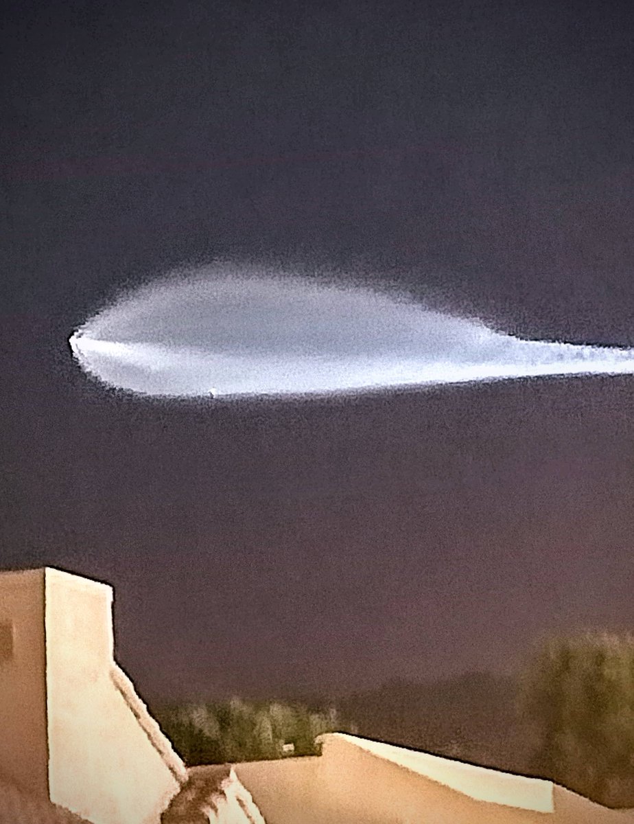 CRShupe's tweet photo. @MiriamBurt58751 @Melb0urne__82 @BGatesIsaPyscho We often see the Vandy launches if the time of day is right, that is the sun is set but illuminating the plume.  Spectacular sights. https://t.co/zHLPMPVRYb
